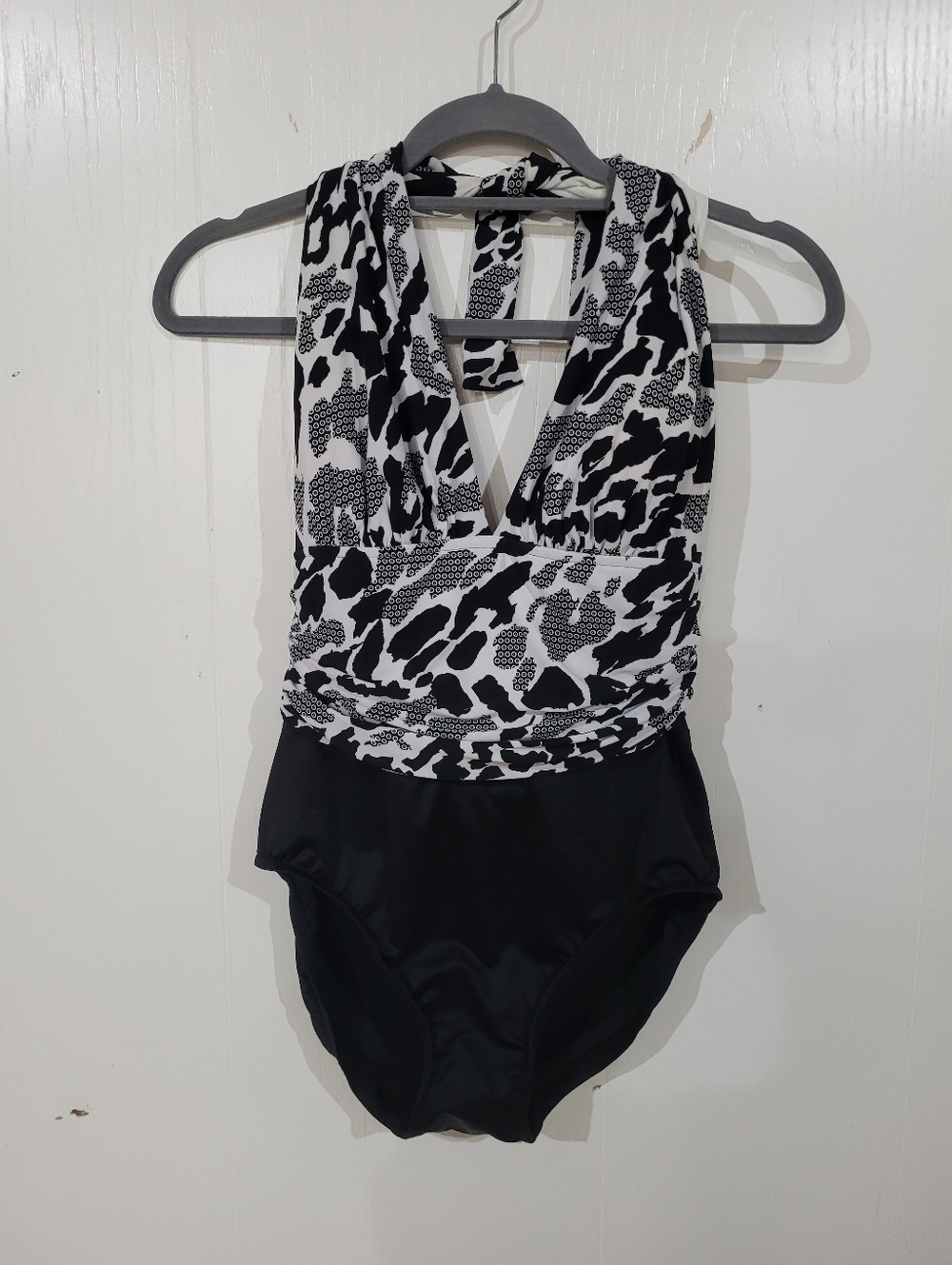 Magicsuit Yves Zooloo Halter Black and White Printed One-Piece Swimsuit Size 10